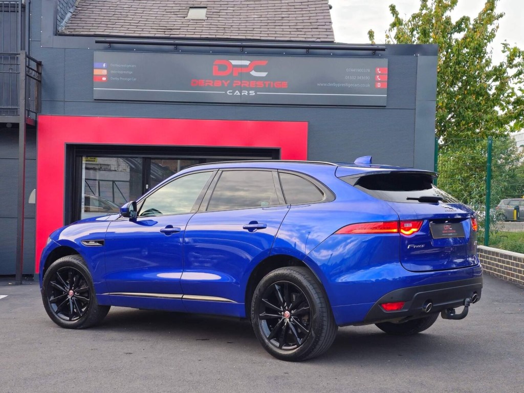 JAGUAR F-PACE