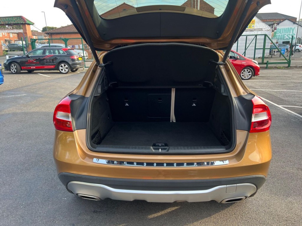 MERCEDES-BENZ GLA CLASS