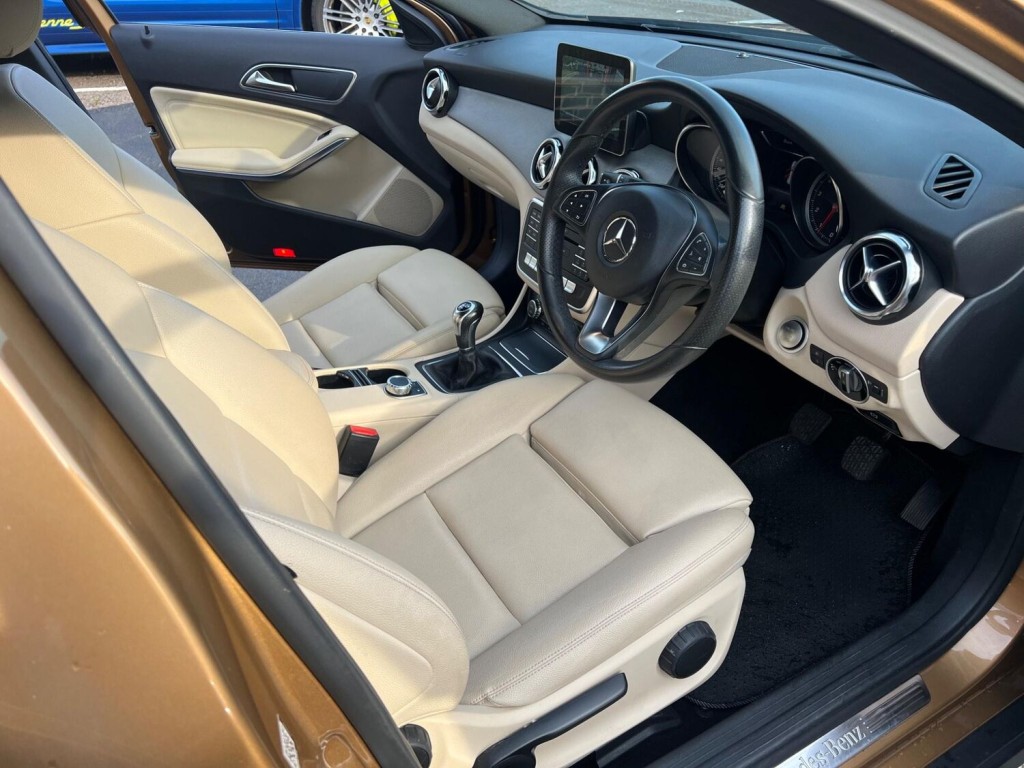 MERCEDES-BENZ GLA CLASS