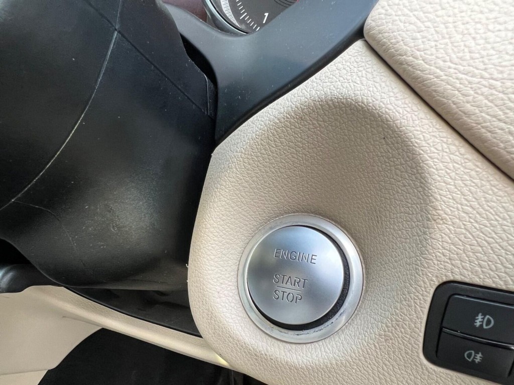 MERCEDES-BENZ GLA CLASS