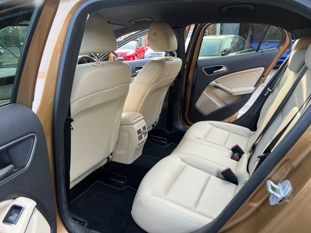 MERCEDES-BENZ GLA CLASS