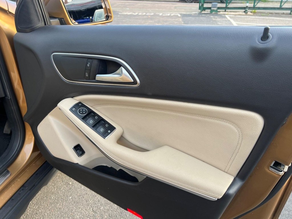 MERCEDES-BENZ GLA CLASS