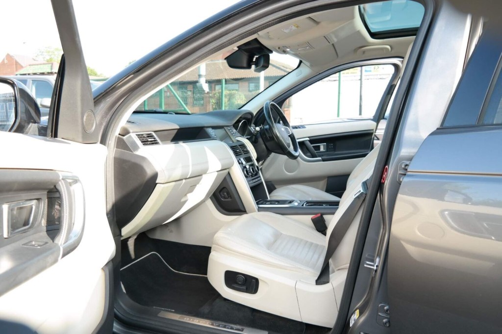 LAND ROVER DISCOVERY SPORT