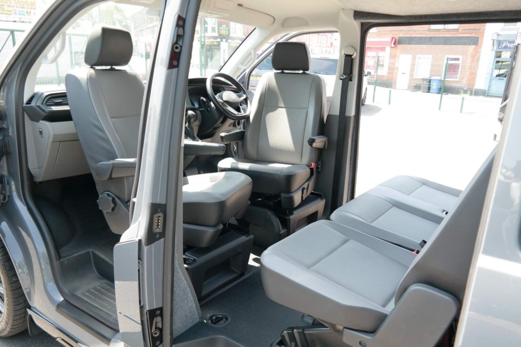 VOLKSWAGEN TRANSPORTER