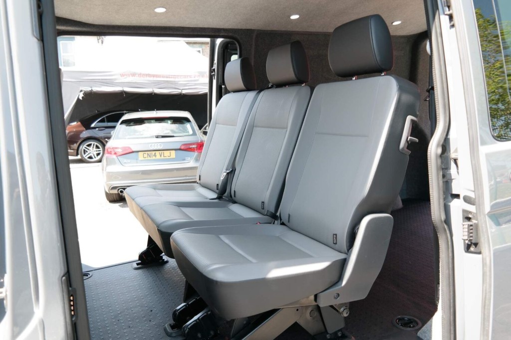 VOLKSWAGEN TRANSPORTER