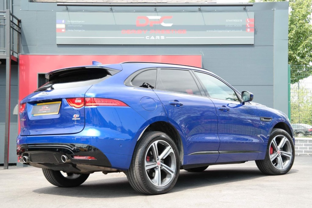 JAGUAR F-PACE