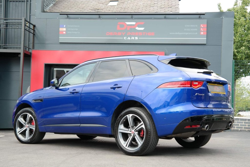 JAGUAR F-PACE
