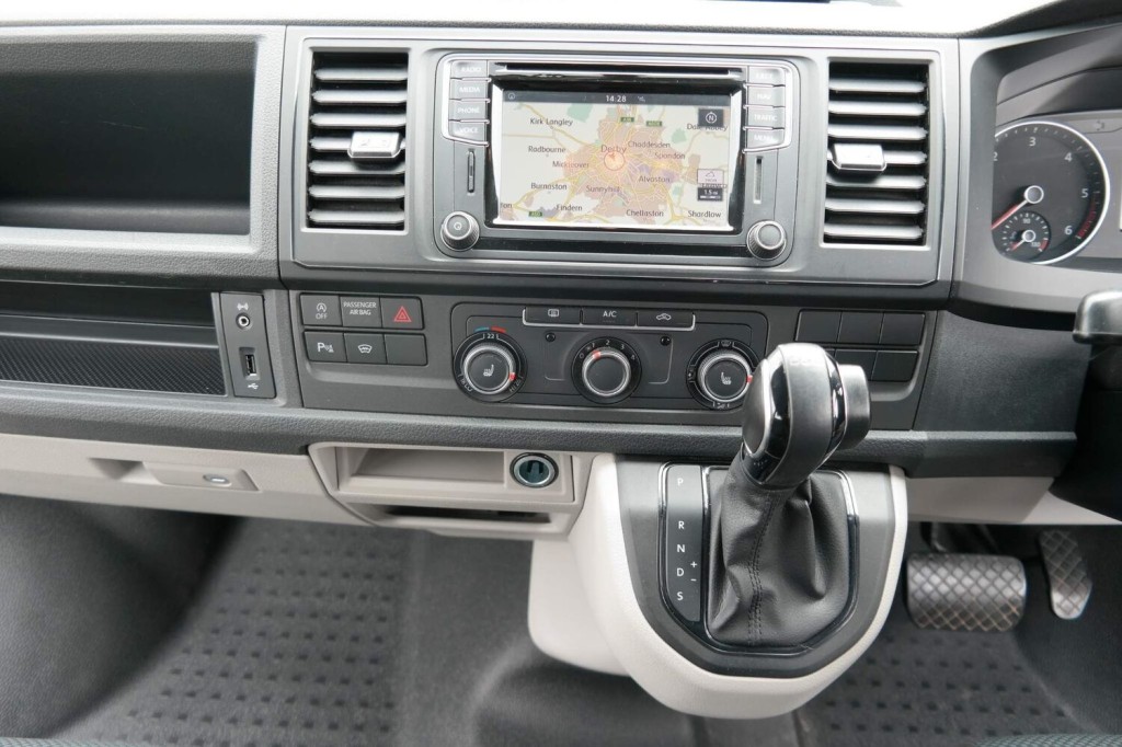 VOLKSWAGEN TRANSPORTER