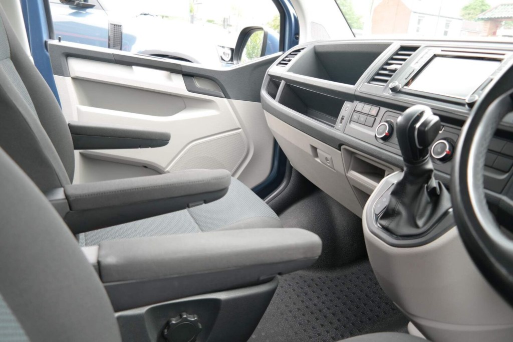 VOLKSWAGEN TRANSPORTER