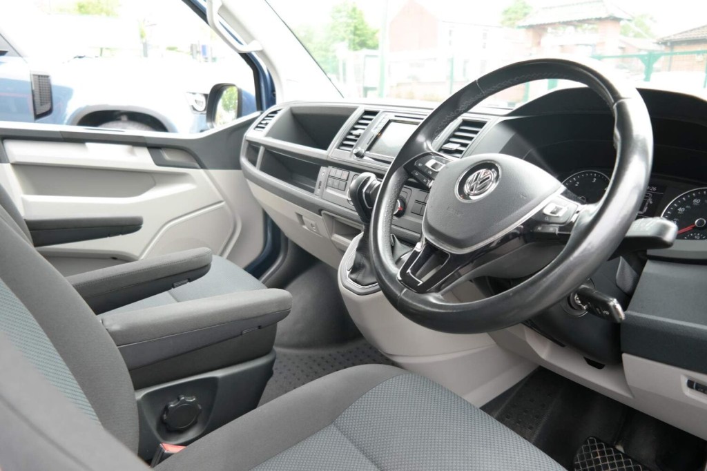 VOLKSWAGEN TRANSPORTER