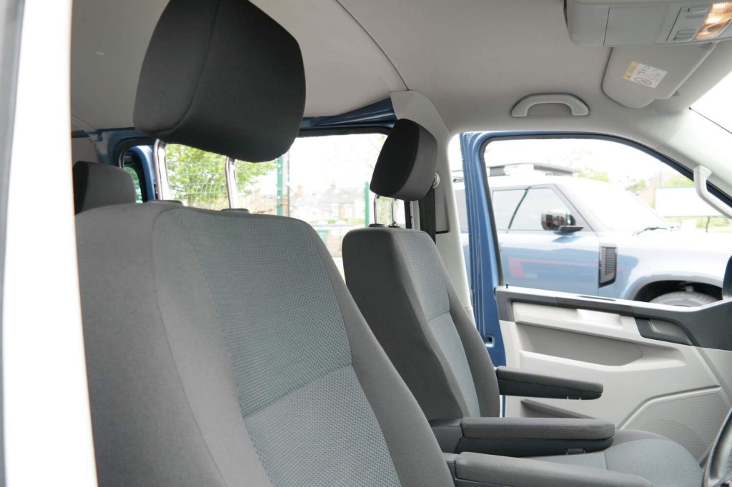 VOLKSWAGEN TRANSPORTER