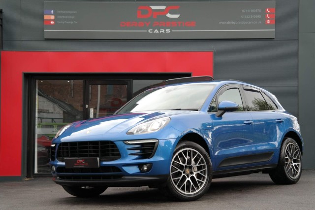 PORSCHE MACAN