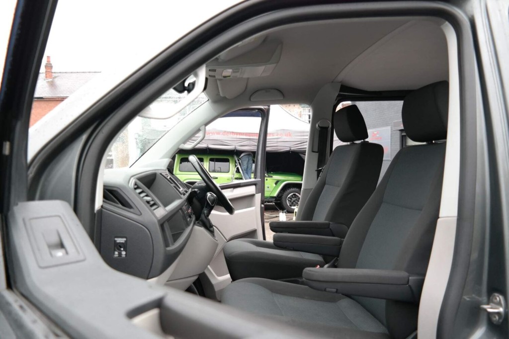 VOLKSWAGEN TRANSPORTER