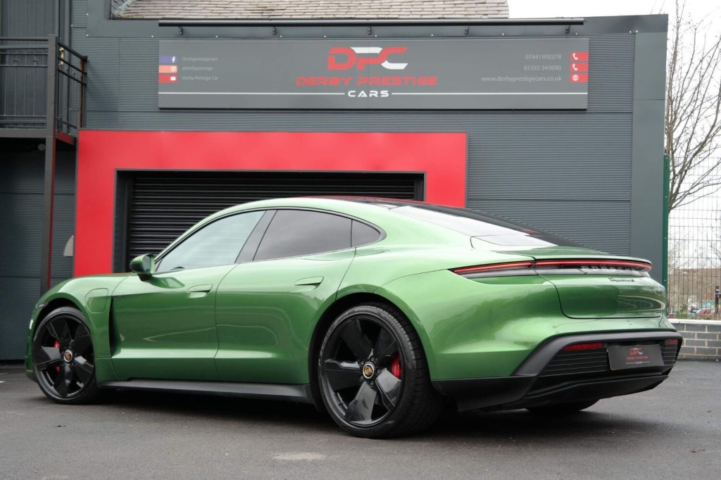 PORSCHE TAYCAN