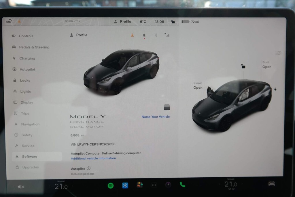 TESLA MODEL Y