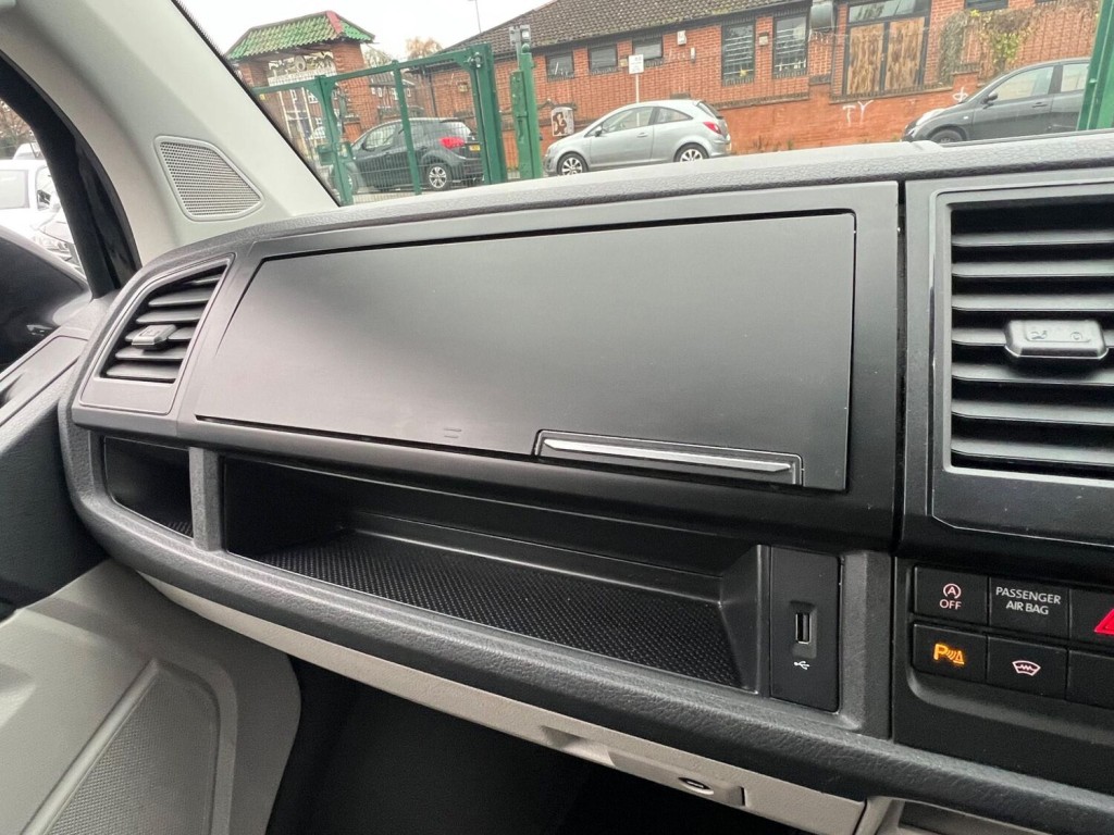 VOLKSWAGEN TRANSPORTER