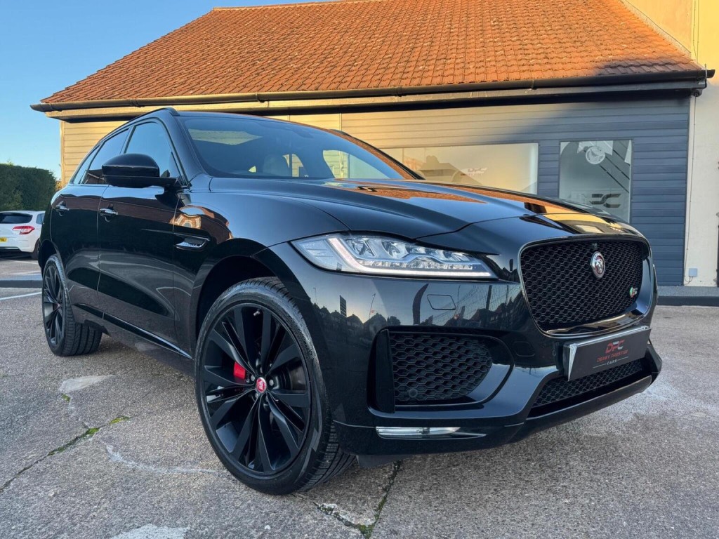 JAGUAR F-PACE