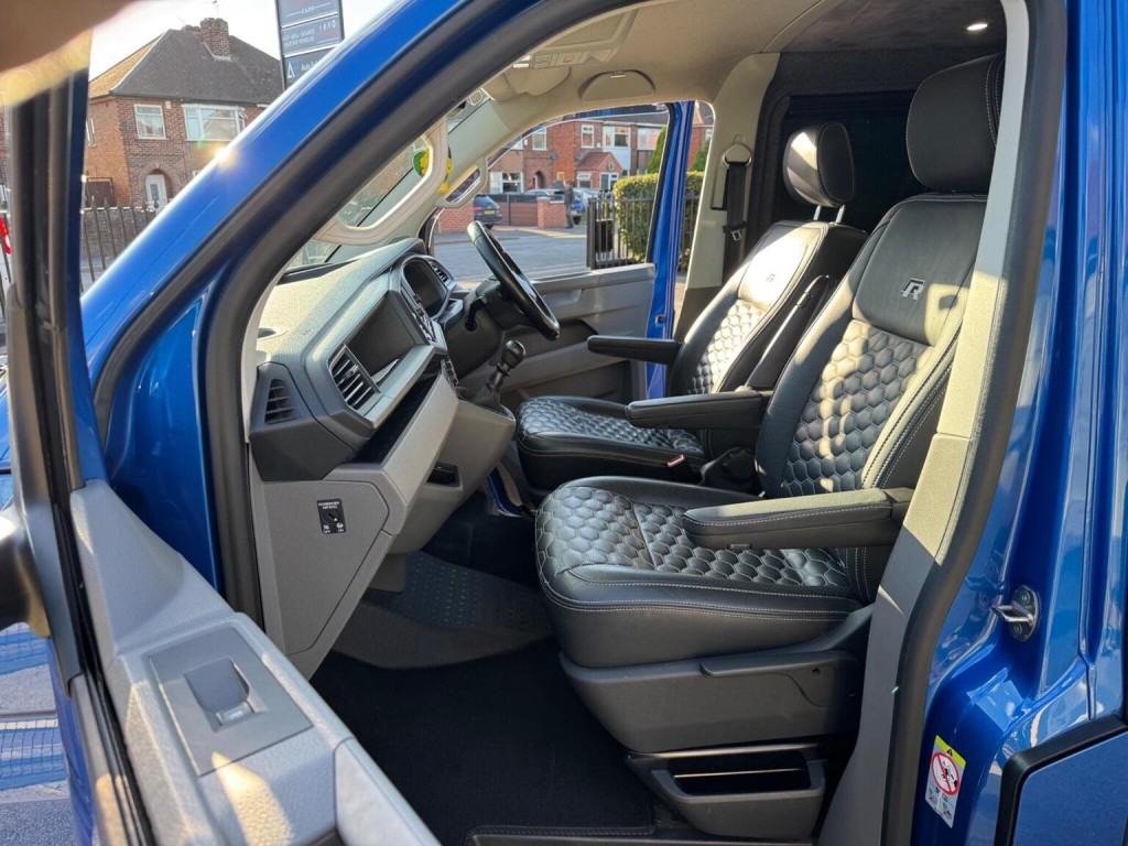 VOLKSWAGEN TRANSPORTER