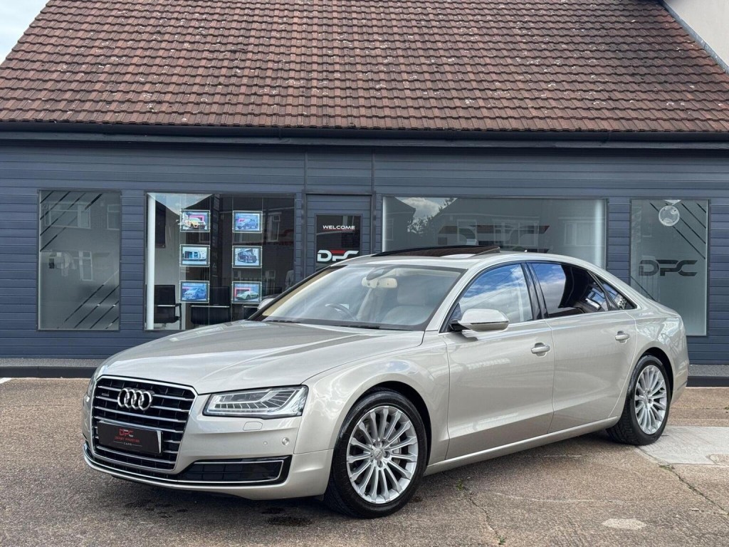 AUDI A8