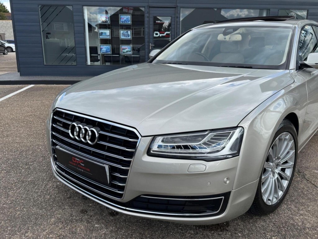 AUDI A8