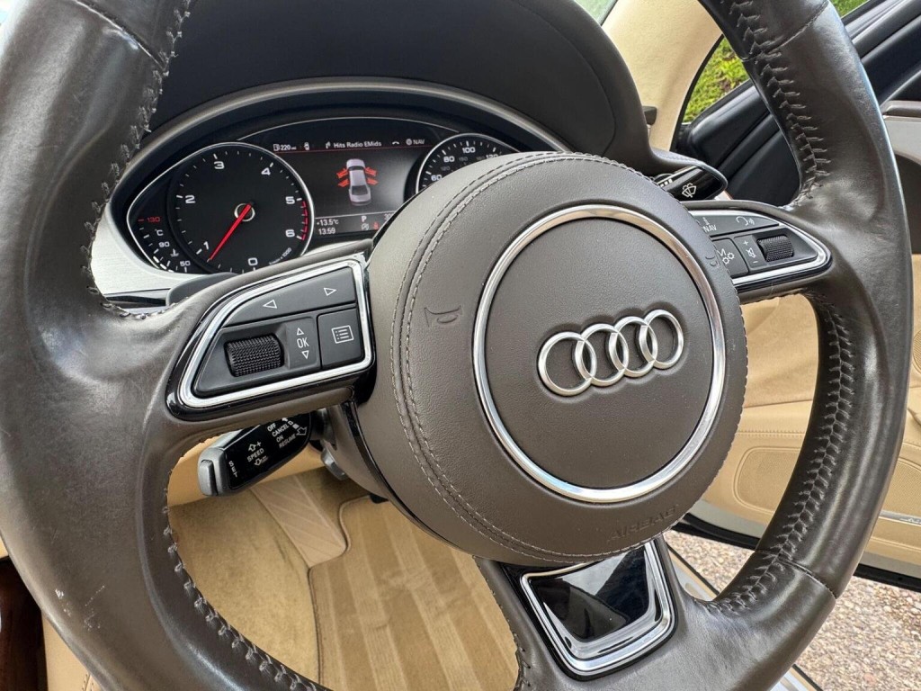 AUDI A8