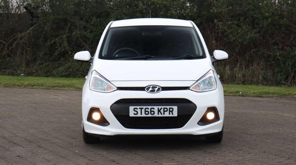 HYUNDAI I10