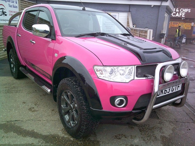 MITSUBISHI L200 2.5 DI-D Barbarian