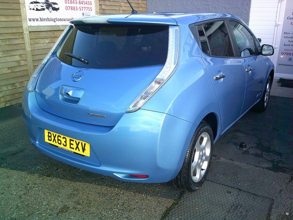 NISSAN LEAF