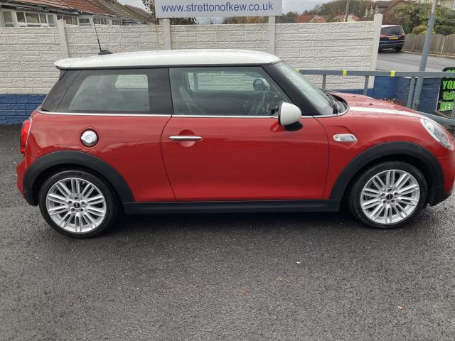 MINI HATCH