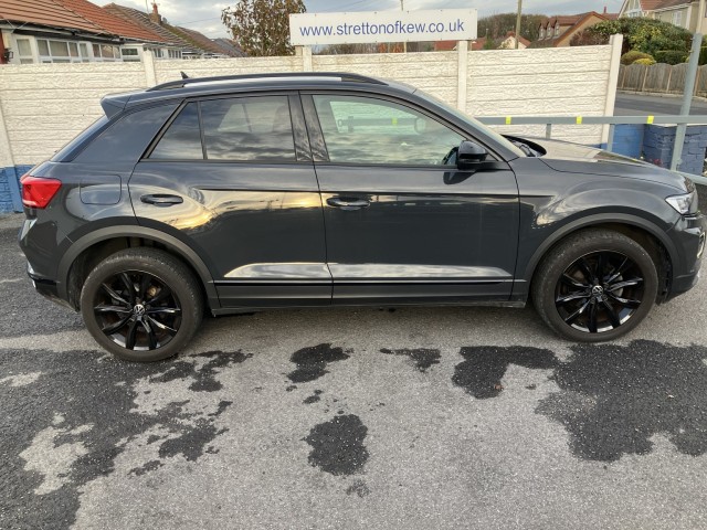 VOLKSWAGEN T-ROC