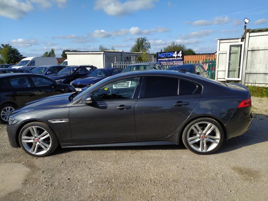JAGUAR XE