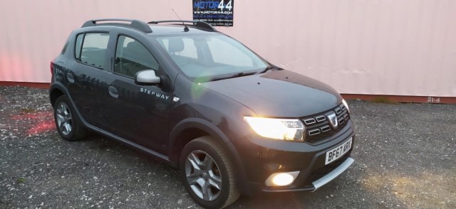 DACIA SANDERO STEPWAY 0.9 Stepway Laureate TCe 90