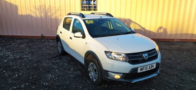 DACIA SANDERO STEPWAY 0.9 Stepway Laureate TCe 90