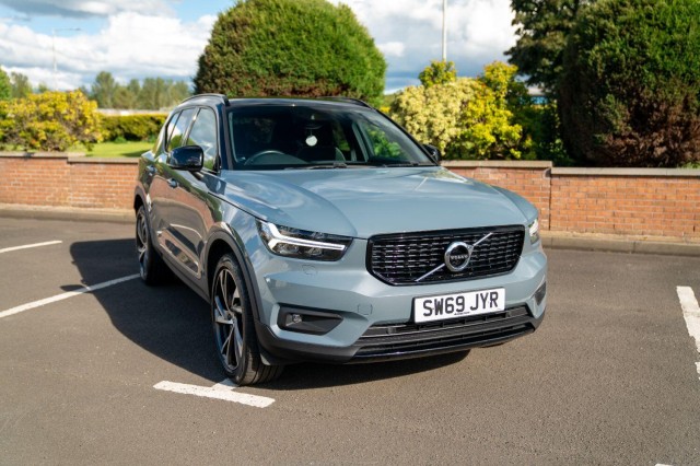 VOLVO XC40