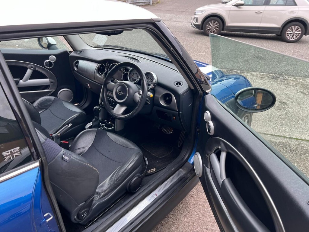 MINI HATCH COOPER