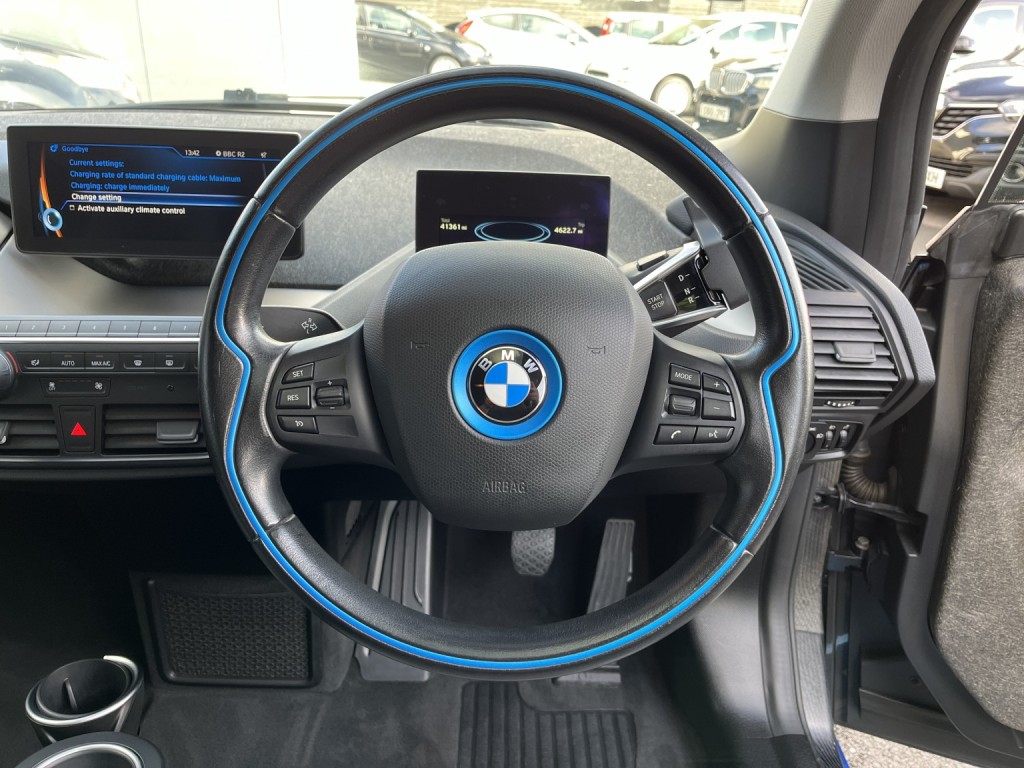 BMW I3