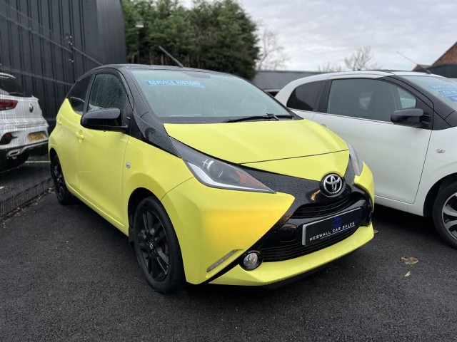 TOYOTA AYGO 1.0 VVT-i x-cite 3 Yellow Bi-Tone