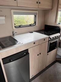 AUTO-TRAIL 