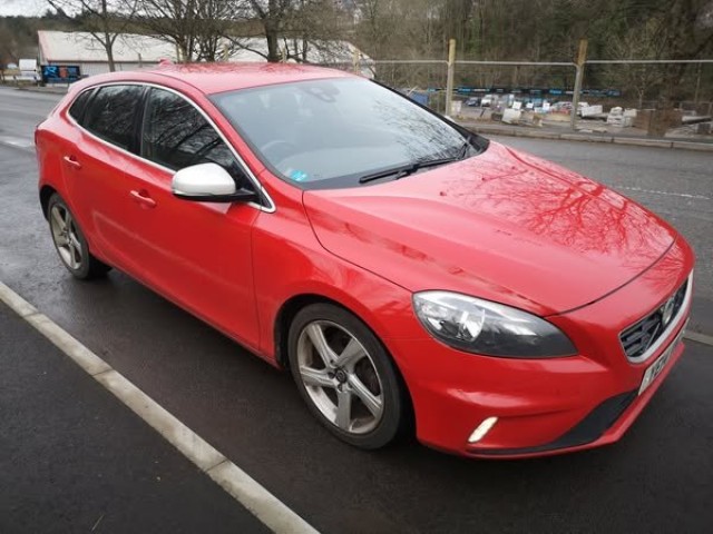 VOLVO V40