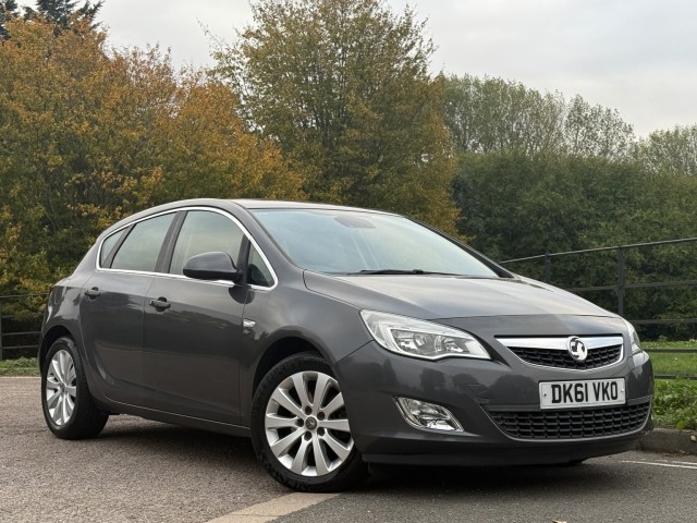 VAUXHALL ASTRA 2.0 CDTi ecoFLEX Elite