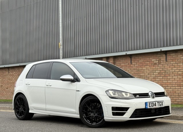 VOLKSWAGEN GOLF 2.0 TSI BlueMotion Tech R