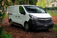 VAUXHALL VIVARO