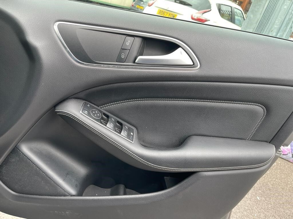 MERCEDES-BENZ B CLASS