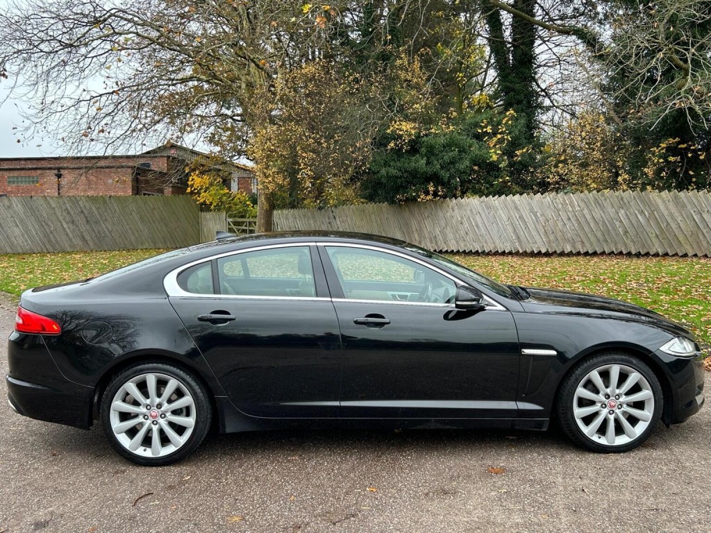 JAGUAR XF