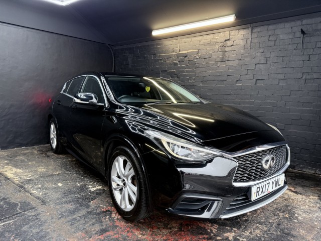 INFINITI Q30 1.5 d SE