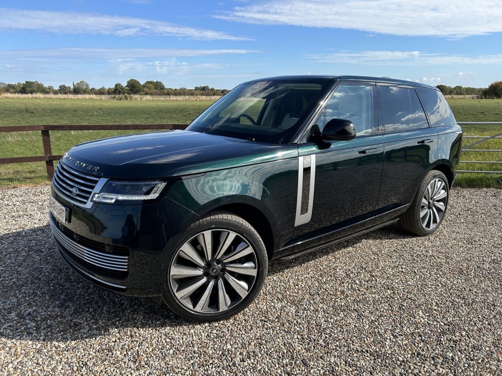 LAND ROVER RANGE ROVER 4.4 P615 V8 SV