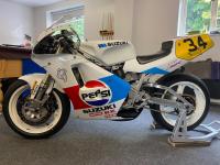SUZUKI RGV250