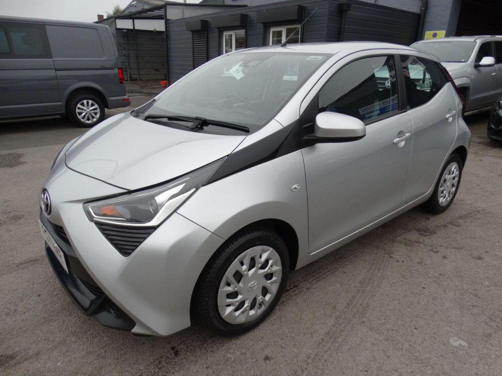 TOYOTA AYGO 1.0 VVT-i x-play Euro 6 (s/s) 5dr
