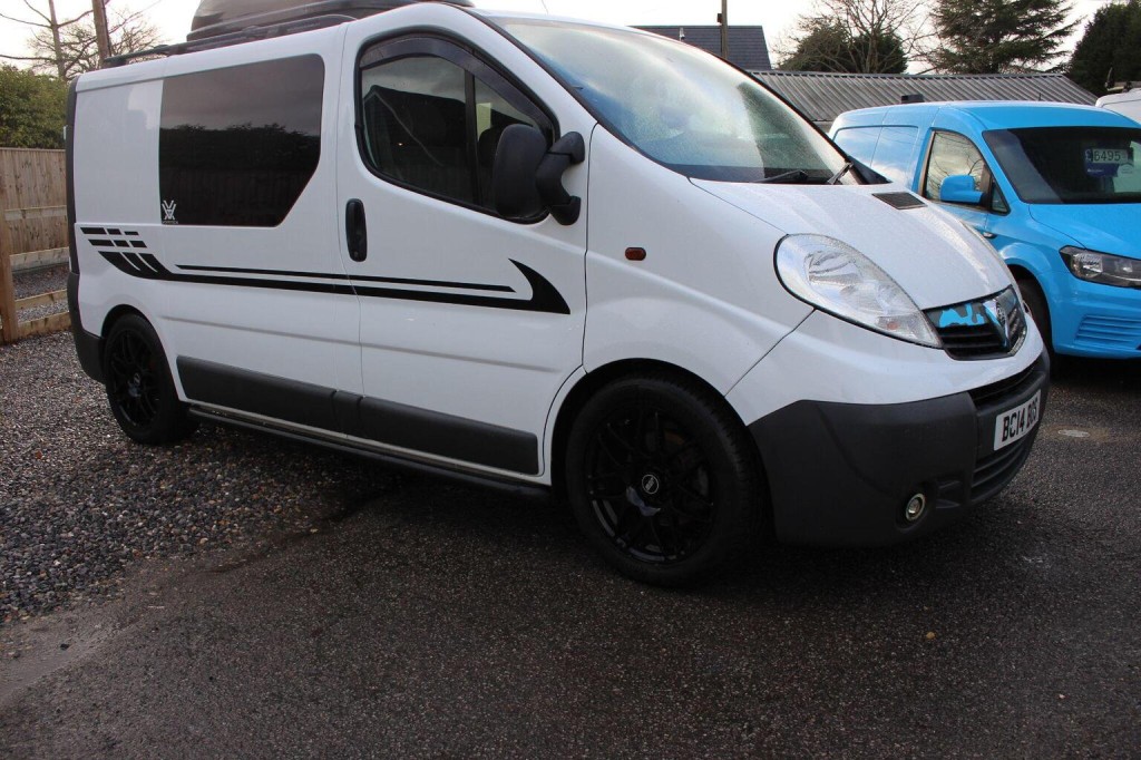 VAUXHALL VIVARO
