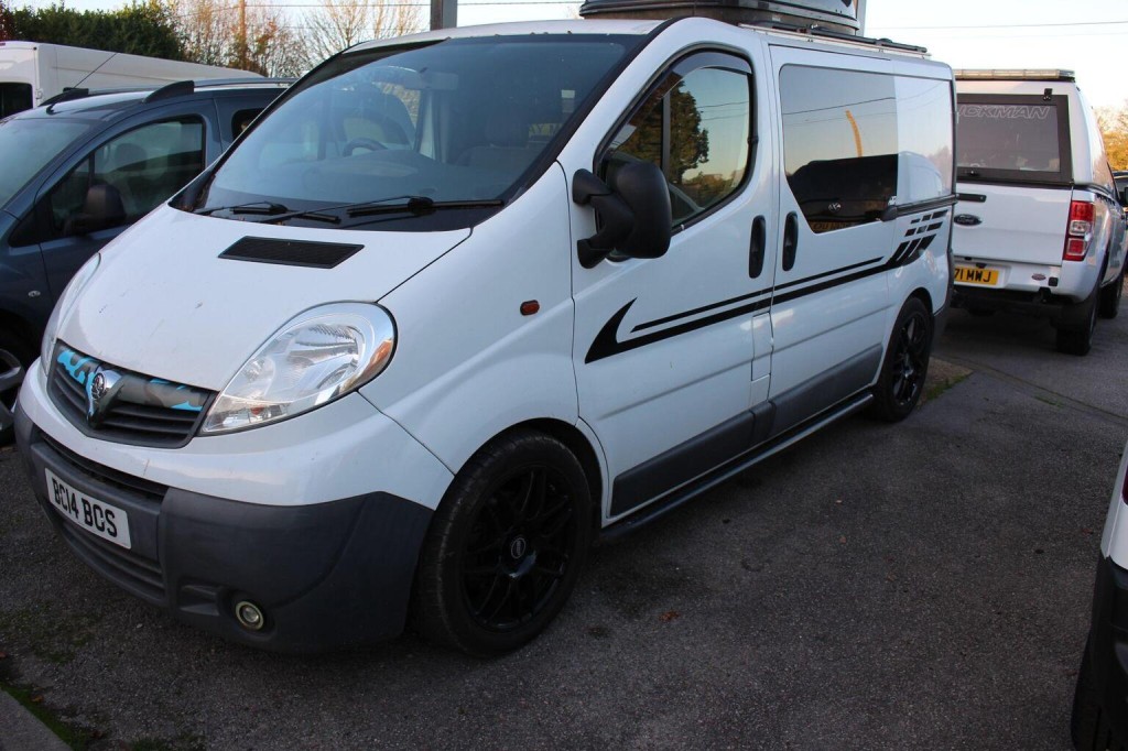VAUXHALL VIVARO
